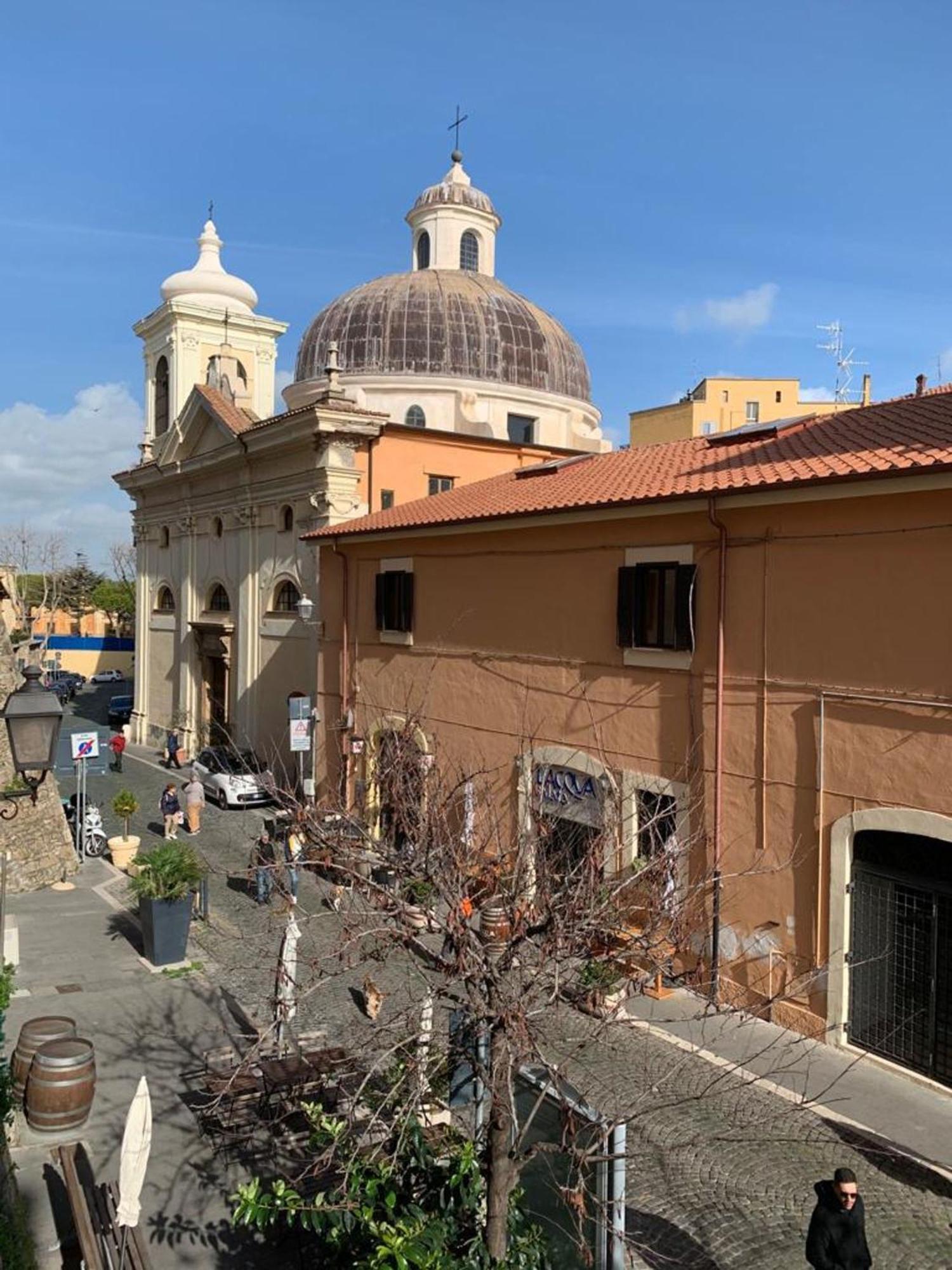 Old Town Nest In Civitavecchia Bagian luar foto