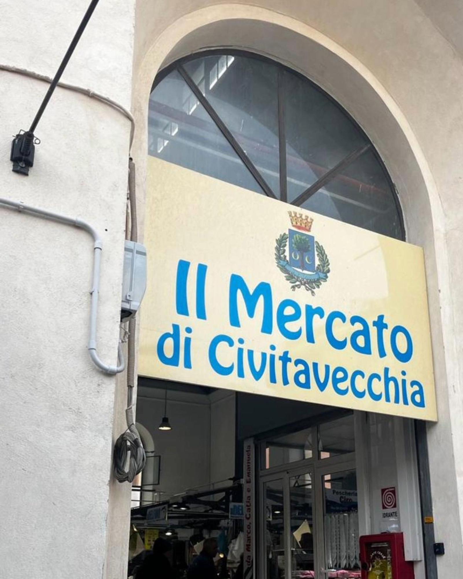 Old Town Nest In Civitavecchia Bagian luar foto