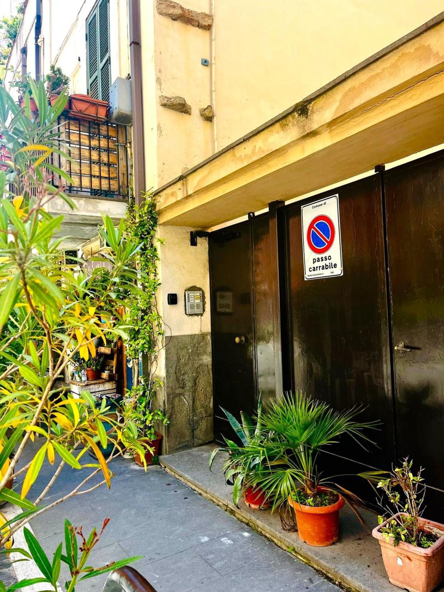 Old Town Nest In Civitavecchia Bagian luar foto